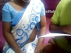 Sri lankan lecturer with her schoolgirl having hump & sloppy talks ක්ලාස් ආපු කොල්ලත් එක්ක ටීචර් ගත්තු සැප