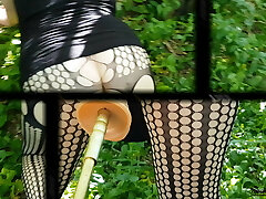 Exclusive fuck of a milf romp machine in a Park near the airp