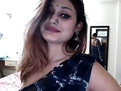 Amateur Indian Desi Getting Off On Webcam
