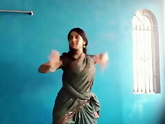 Kavya Suresh super-fucking-hot dance