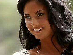 Fabulous brunette Michelle Wittenberg has an outdoor photosession Fabulous brunette Michelle Wittenberg has an outdoor photosession