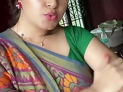 sexy Indian Aunty Wondrous  Green Saree