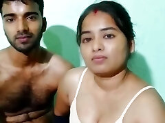 Desi xxx big boobies hot and cute bhabhi apne husband ke mate se chudai