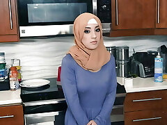 Hijab Sex - Sexy Middle-Eastern Babe Willow Ryder Prove She Wasn't Virginal At All