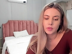 Nelliecutest娇小的青少年凸轮显示