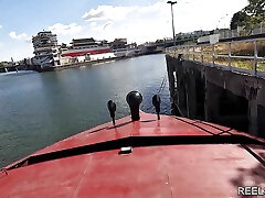 An Italian with an athletic body cheats on her beau and gets fucked publicly on a boat in assfuck by 2 strangers !! An Italian with an athletic body cheats on her beau and gets fucked publicly on a boat in assfuck by 2 strangers !!