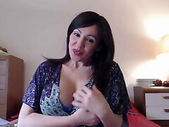 Naughty mom with great lips