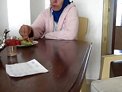 CHOUHA!!! FADIHA!!! I show my spunk-pump to my friends moroccan grandma!!!