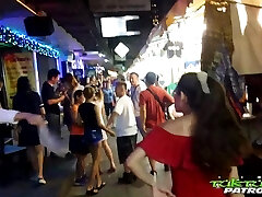 Nasty dude shows how to pick up a real Thai chick Mee in some pubs