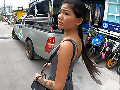 Real amateur Thai teen beauty poked after lunch by her temporary boyfriend