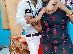 Lecturer ne studen ko sex ke bare me nhi bataya student ne khud lecturer ke sath  hook-up kiya