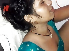 Jaw-dropping blouse wali bhabhi ko choda, indian lady fucking