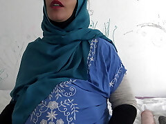 Algerian bitch wants to fuck every day while she's preggie