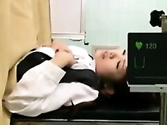 Kinky doctor grips the chance to bury his beef whistle inside a ti