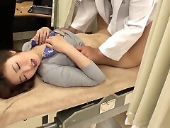 asahi mizuno acosado por el médico durante el chequeo médico