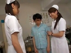 异国情调的日本模型Yuria岛、梓Ito在最好的护士熟的场景