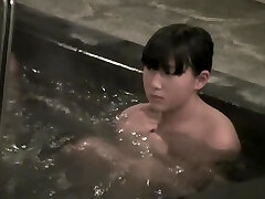 Schüchtern Asian cutie voyeured auf cam nackt in den pool nri099 00