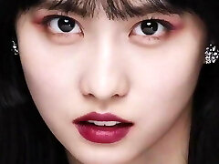 Momo's Extremely Sex-positive Close-Up