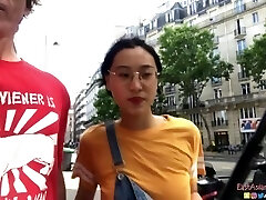 刘玥 Chinese Asian June Liu Creampie - SpicyGum Penetrates American Guy in Paris x Jay Bank Presents