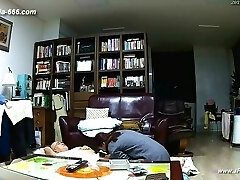 los hackers utilizan la cámara para el monitoreo remoto de la vida en el hogar de un amante.387