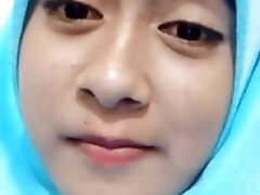 Indonesian girl Indonesian girl