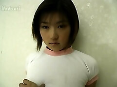 无辜的18岁韩国女孩