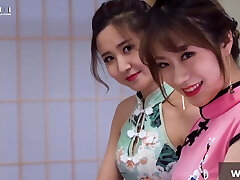 The stunning feet of Cheongsam sisters