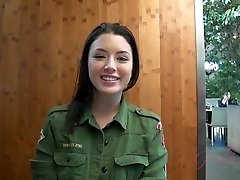 ATKGirlfriends wideo: wirtualna randka z koreańskiego i rosyjskiego piękna Daisy Summers