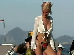 Classic Beach Blondies Classic Beach Blondies