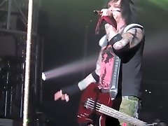 Nikki Sixx Breaks It Down For The Crowd. Greenville, S.C. Nikki Sixx Breaks It Down For The Crowd. Greenville, S.C.