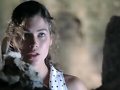 जंगली आर्किड (1989) Anya Sartor