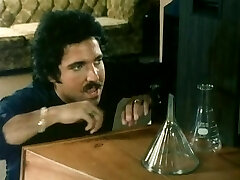 DIE BLONDE VON NEBENAN (1982)