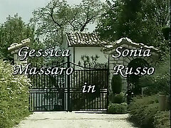 Blonde Schlampen teilen einen Schwanz in vintage-sex-Szene