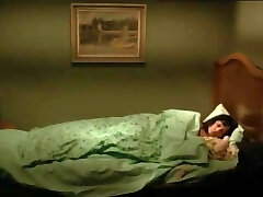 女学生1977年,完整的电影 女学生1977年,完整的电影