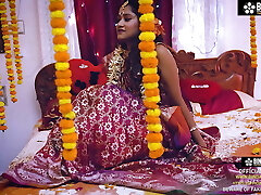 tricherie femme nouvellement mariée avec son petit ami baise hardcore devant son mari (audio hindi )