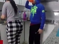 mi sono scopato la matrigna mentre cucinava mi sono scopato la matrigna mentre cucinava