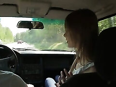 Incredibile ragazza trio in macchina Incredibile ragazza trio in macchina