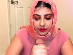 Sneaky stepdad gets blowjob from spectacular Muslim daughter.