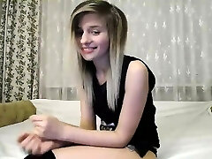 più caldo amatoriale emo 19yo teen si tocca la figa in webcam