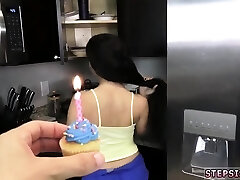 fratello e compagno, sorella di camera d'albergo prima volta