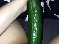 Lekker spelen faced een komkommer