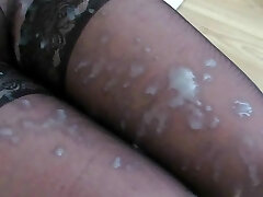 sperma sul suo nylon gambe sperma sul suo nylon gambe
