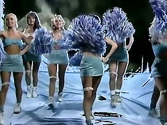 skanky cheerleader urla selvaggio scopata alla pecorina