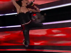 American Idol season Ten - Naima Adedapo nipple slip