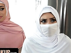 Hijab Hookup - Virginal Teenager Violet Gems Loses Herself And Finds A Side She Never Knew Existed