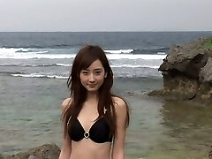 Sextractive Asian babe Eri Sakai photograph session