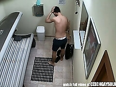 Macchine fotografiche nascoste della spia in pubblico solarium