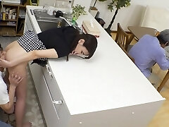 Tempted by the Manager's Wife: Natsuki Takeuchi Tempted by the Manager's Wife: Natsuki Takeuchi