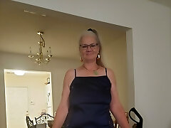 caldo nonna momma vee tira su a succhiare lei passo cousins cazzo!