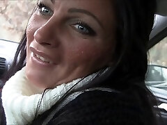 Cougar blowjob in car